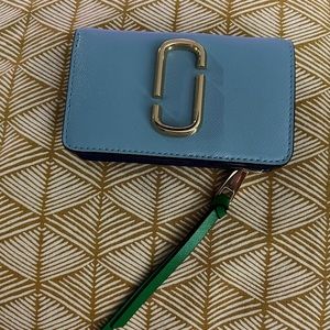 MARC JACOBS WOMANS THE SNAPSHOT COMPACT WALLET